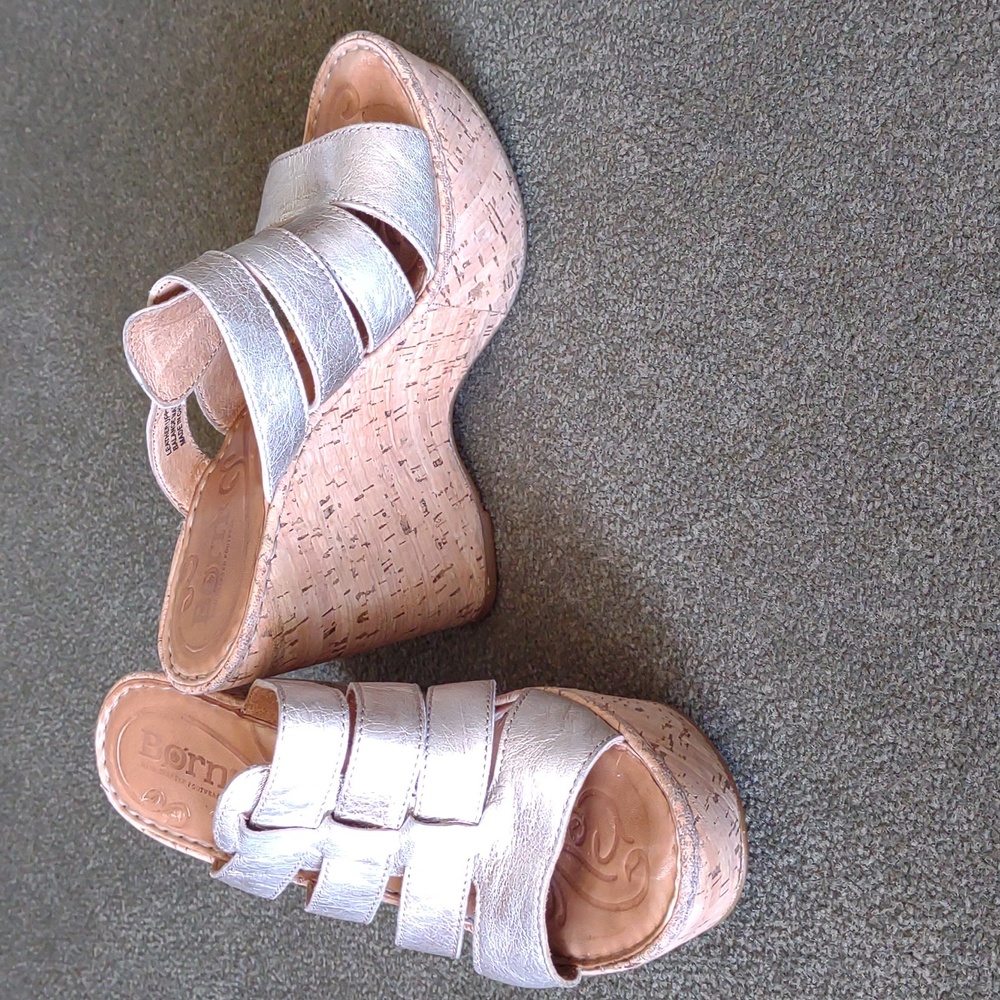 EUC Born wedge  size 4 / 34 4.5 inch heel